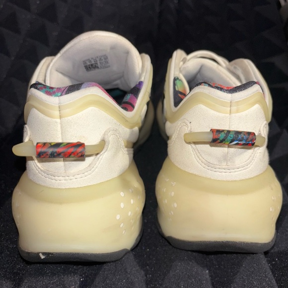 Men’s size 11.5 white adidas Ozrah sneakers shoes - Picture 5 of 7